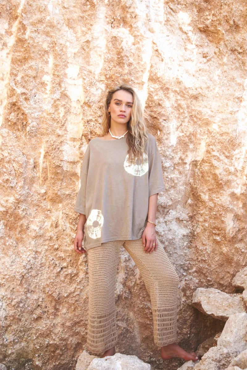 GOLDEN LIGHT TEE - TAUPE