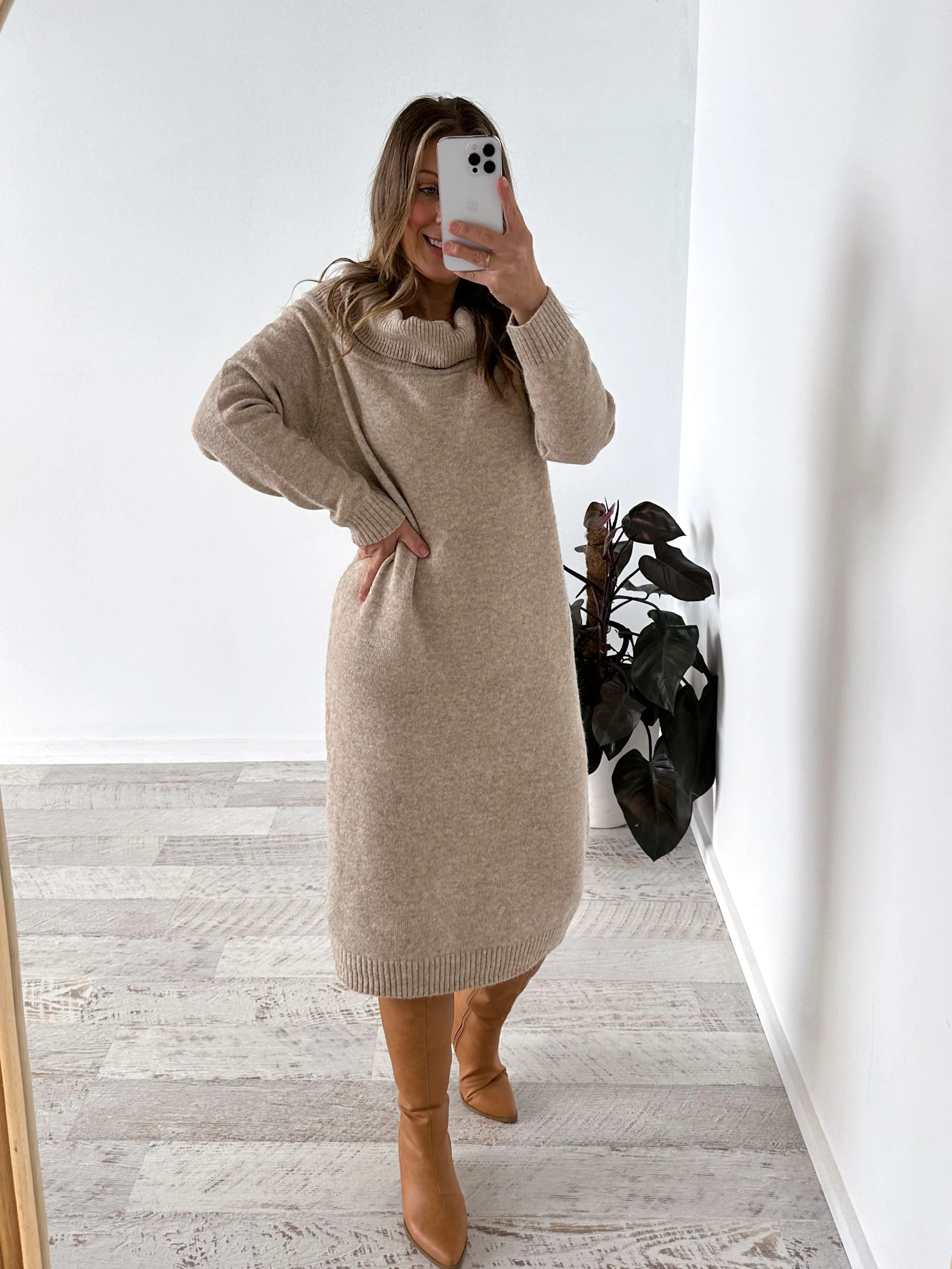 Mindy Knit Dress - Latte