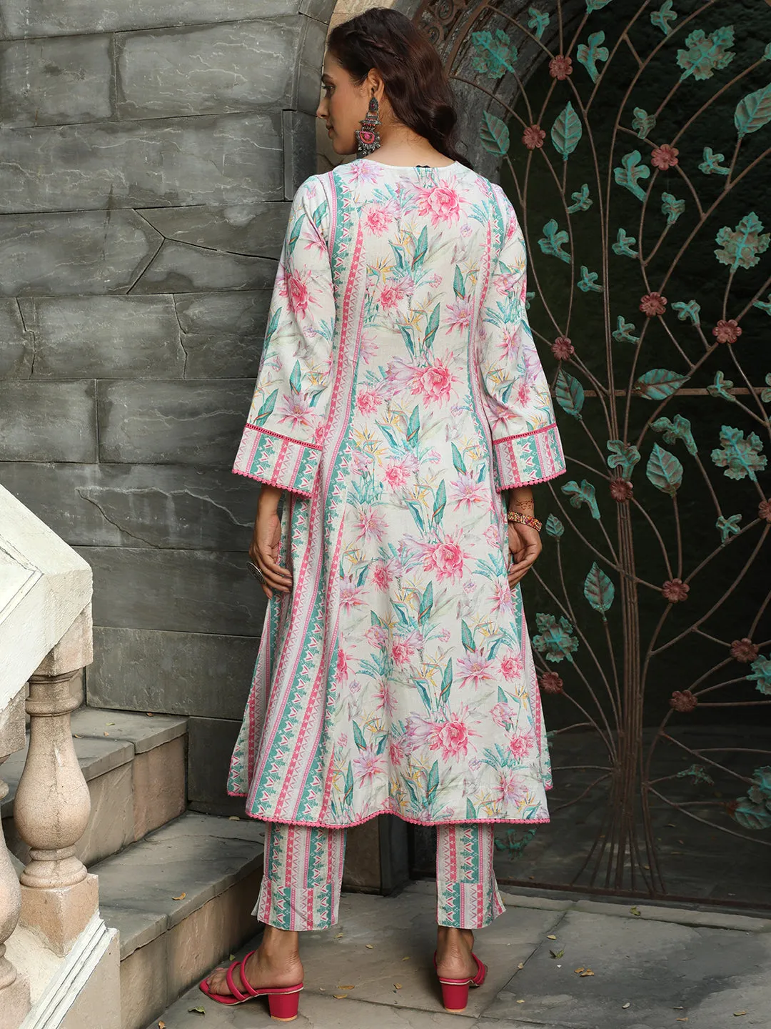 Pink Floral Print Flared Kurta With Pants