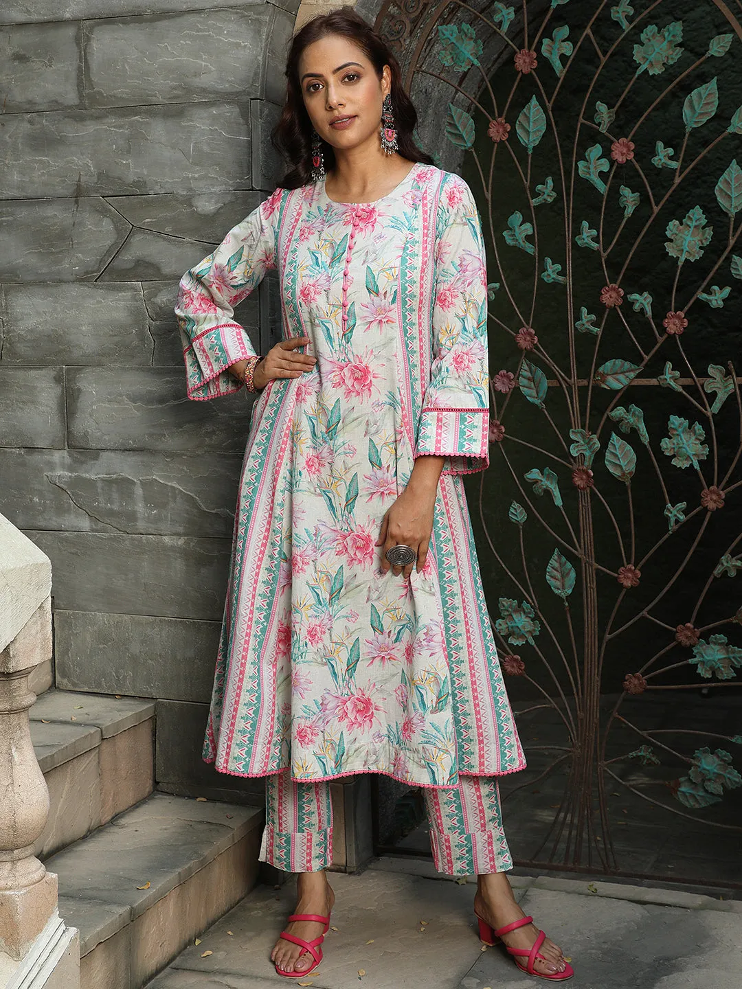 Pink Floral Print Flared Kurta With Pants