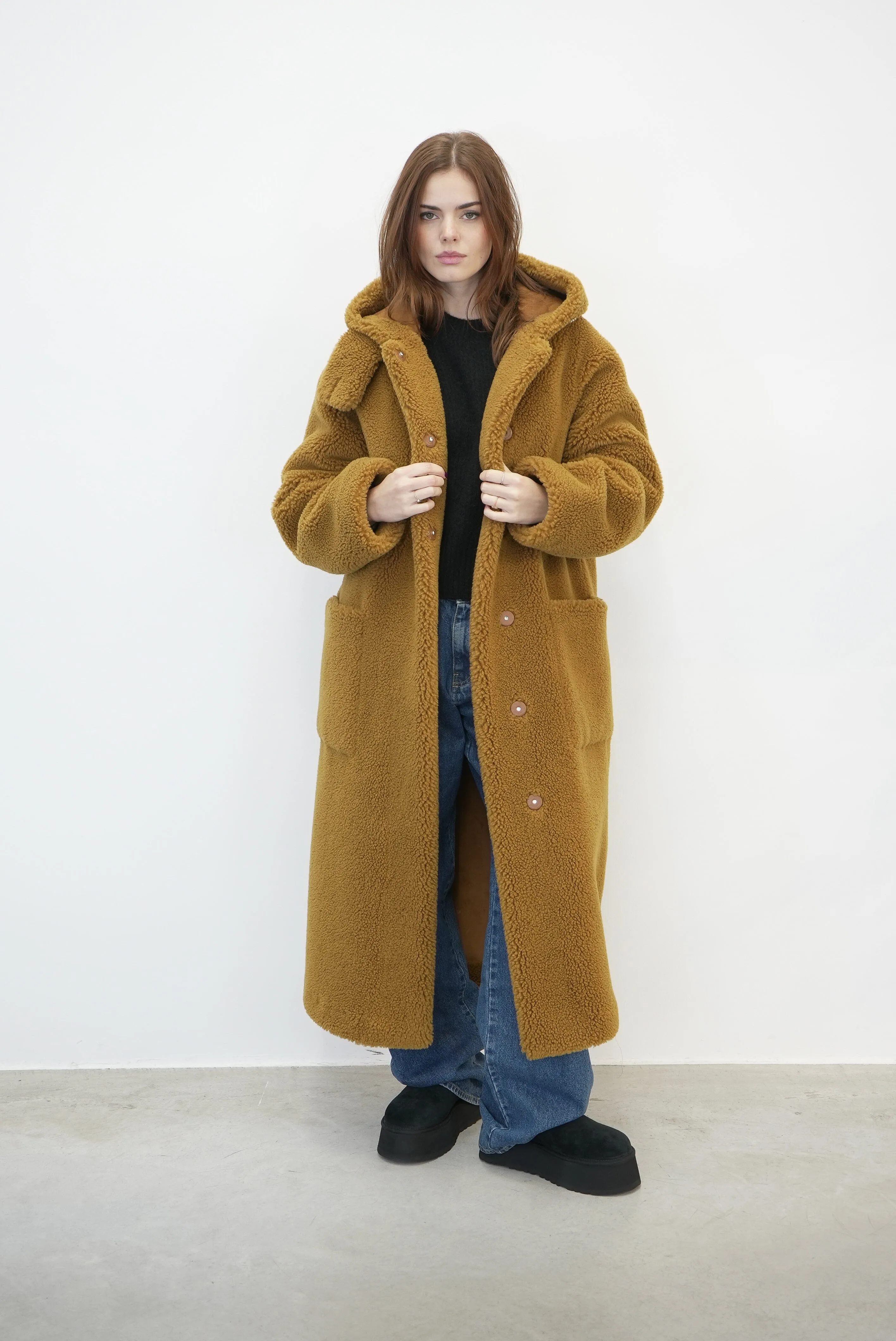 POOL LONG HOODED TEDDY STYLE COAT