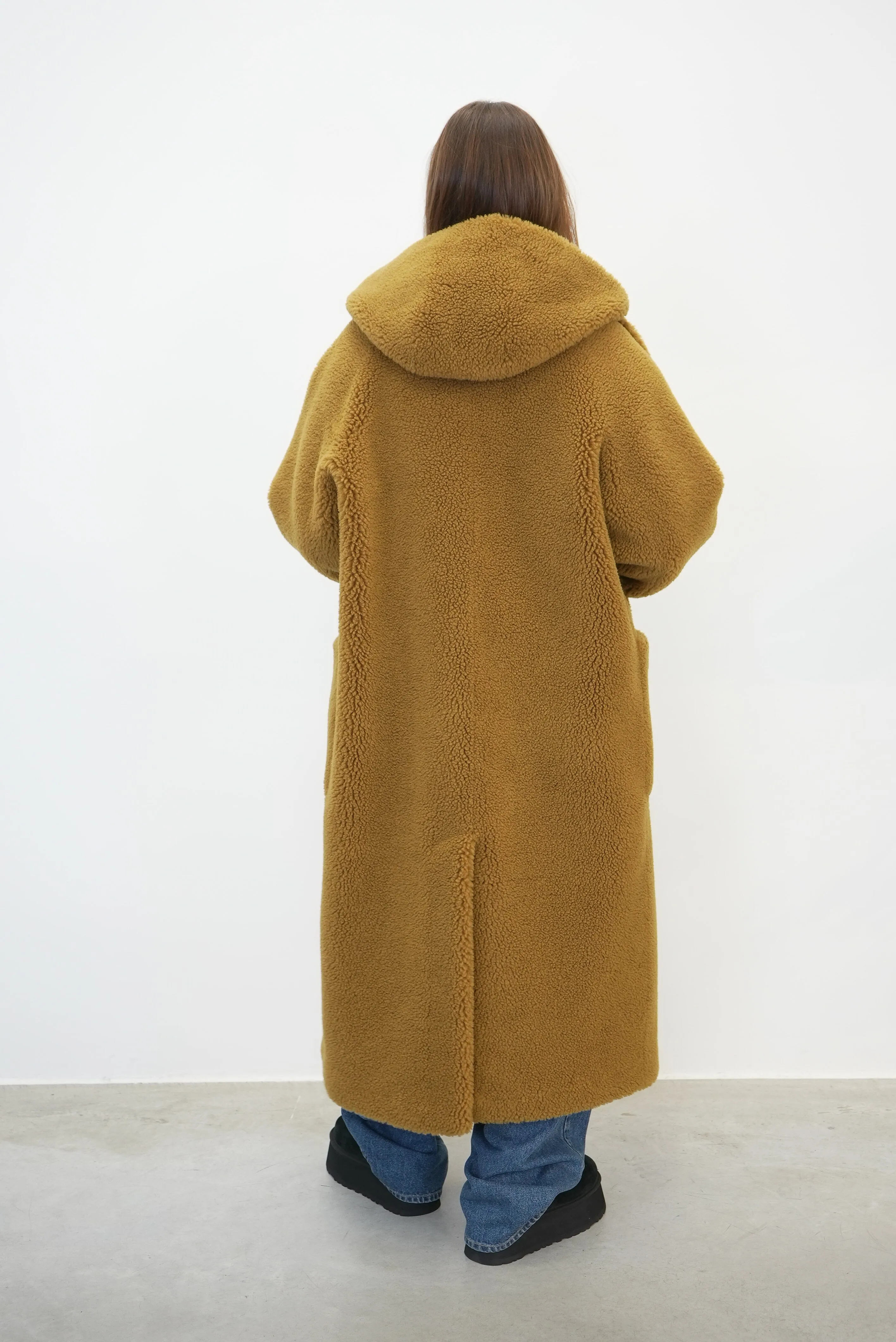 POOL LONG HOODED TEDDY STYLE COAT