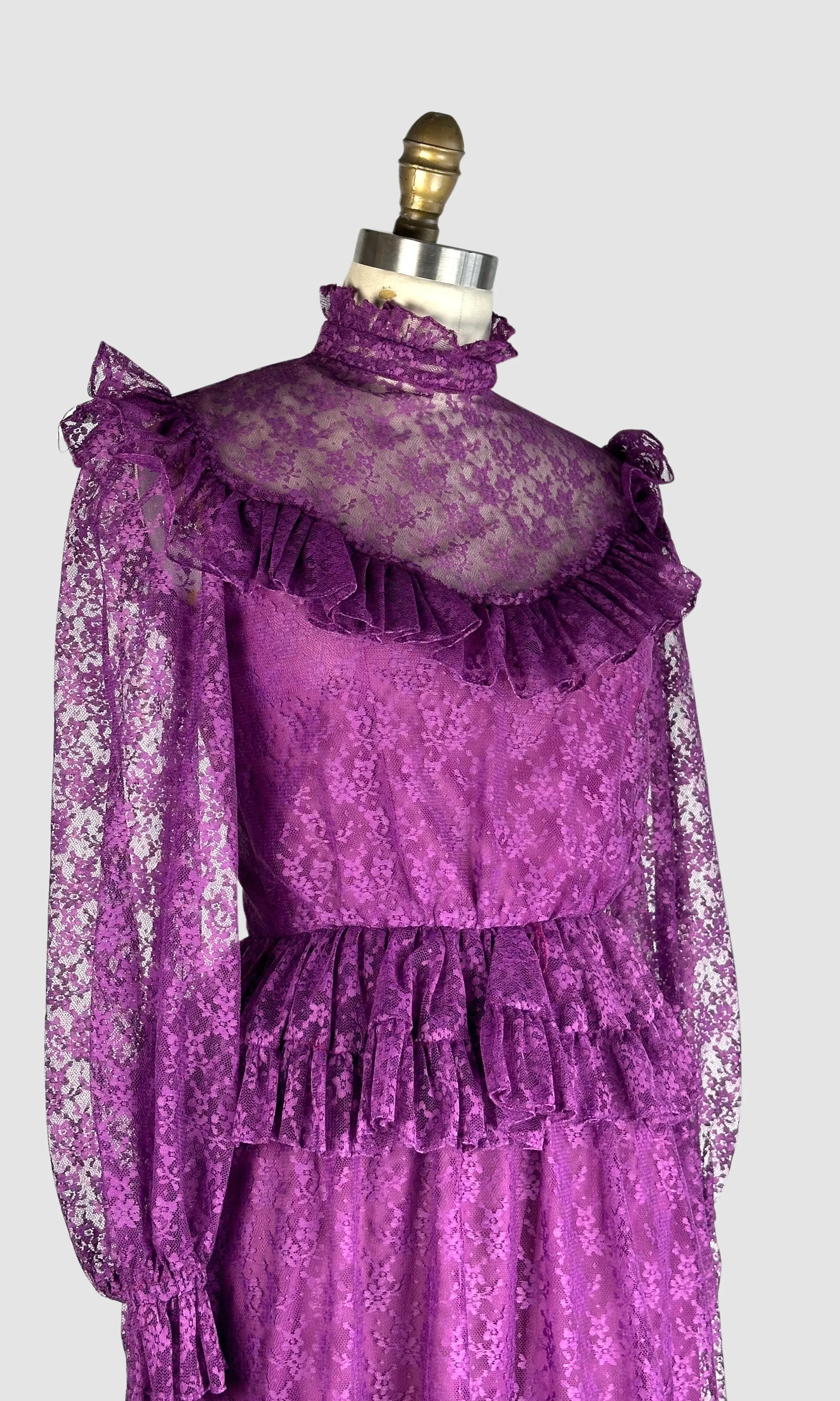 PRAIRIE TALE 70s Purple Chantilly Lace Granny  Dress • Small