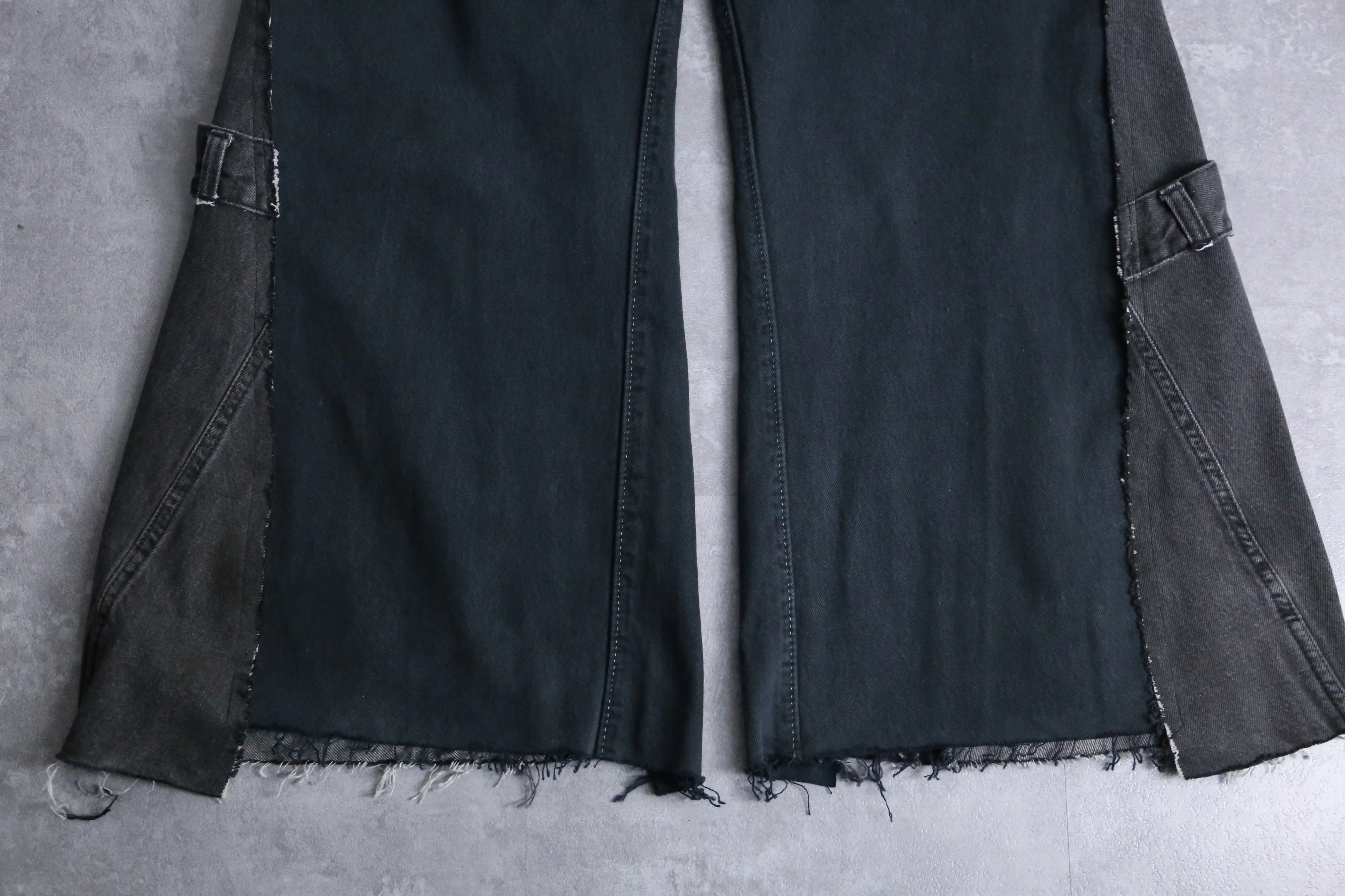 “Re:make” black color docking flare denim pants