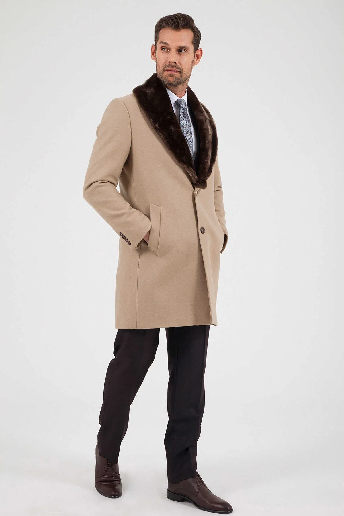 Slim Fit Cachet Notch Lapel Beige Wool Blend Overcoat