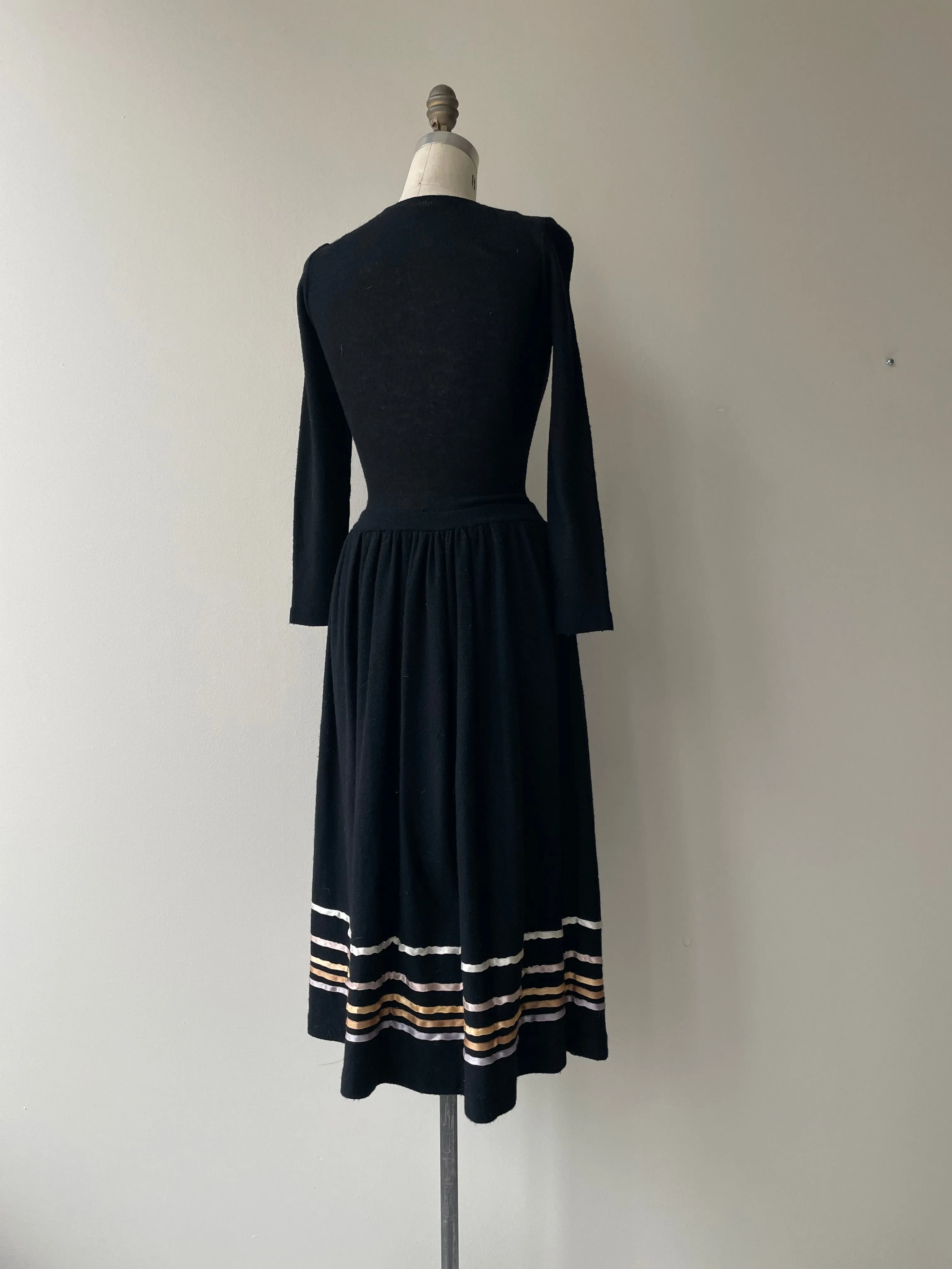 Woolen Bloom Dress | 1920s